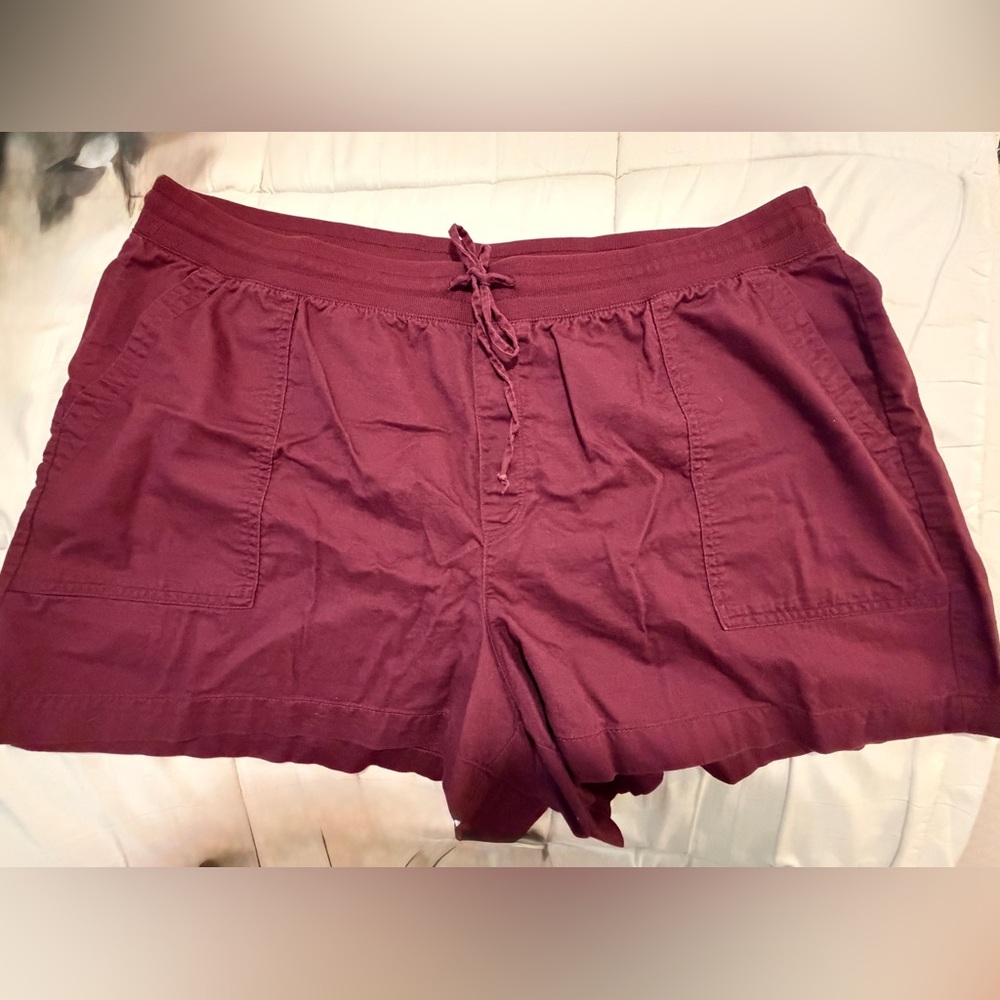 GAP Casual Maroon Shorts